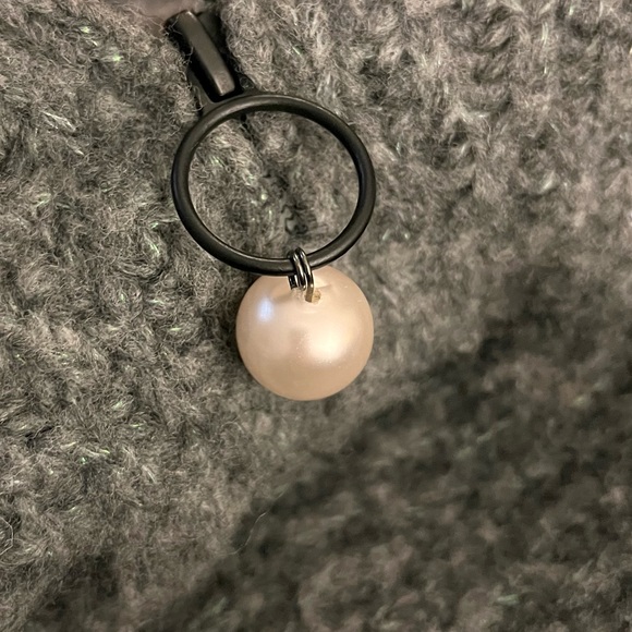 𝐎𝐩𝐞𝐧𝐢𝐧𝐠 𝐂𝐞𝐫𝐞𝐦𝐨𝐧𝐲 Oversized Sweater Dress Size Small - Picture 6 of 9